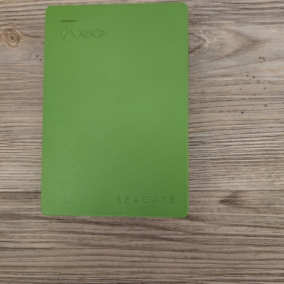 Seagate 4TB Portable Game Memory Drive W Connection Cord - Picture 3 of 7